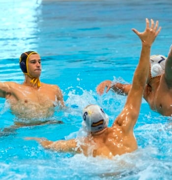 España supera 10-7 a Australia en waterpolo y pasa a cruces del [...]