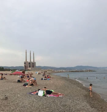 Dos personas fallecen en las playas de Sant Adrià y Barcelona en [...]