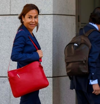 Pardo de Vera dice que llamó a Ábalos para advertirle de que [...]
