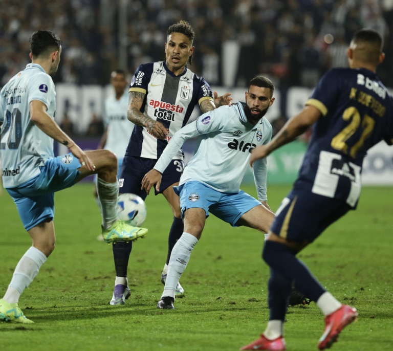 Alianza Lima sorprende con histórica victoria ante Gremio en la Copa Sudamericana