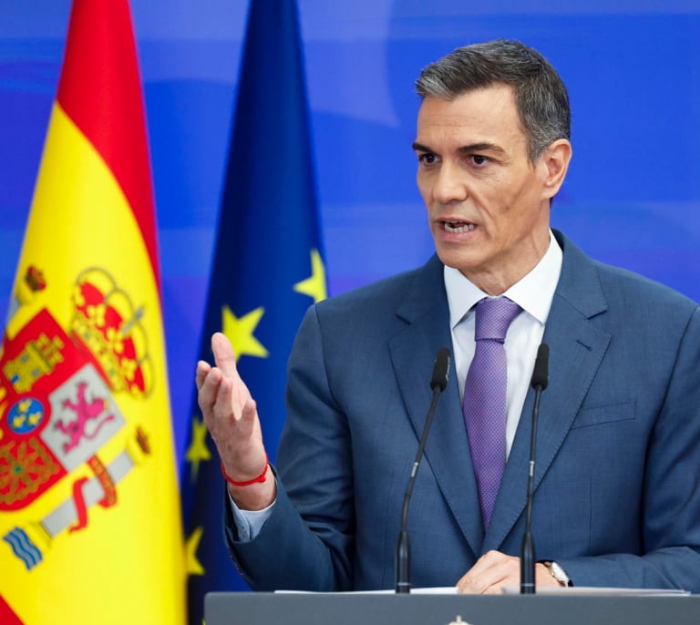 El Gobierno aprueba este martes el acuerdo para ampliar a 17 las semanas por paternidad y dos más de permiso parental retribuido