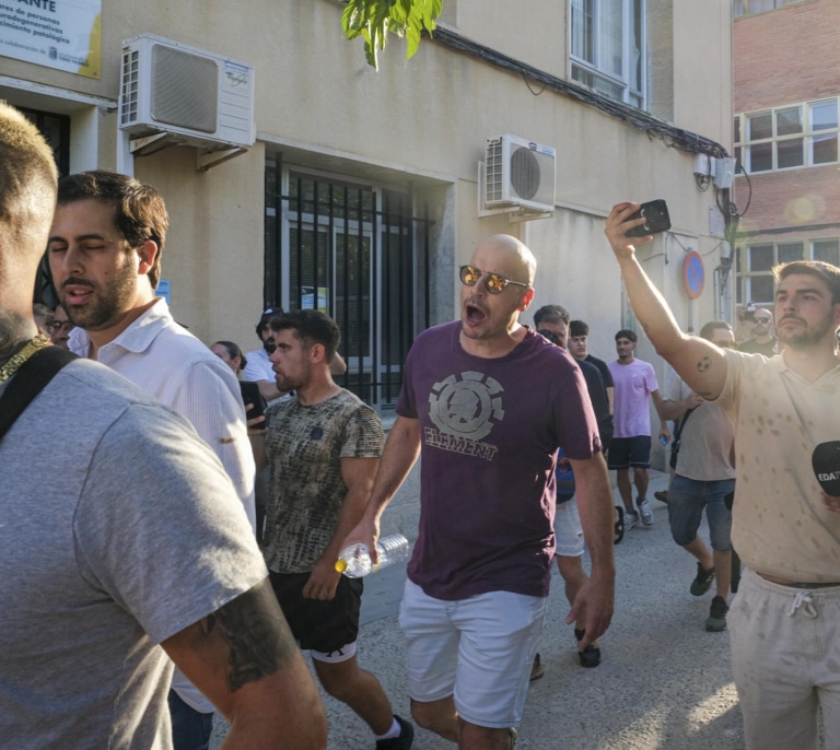 La concentración ultra fracasa en Torre Pacheco entre ataques a periodistas señalados