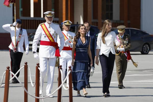 Los reyes Felipe VI y Letizia, y la infanta Sofía asisten a la entrega de reales despachos