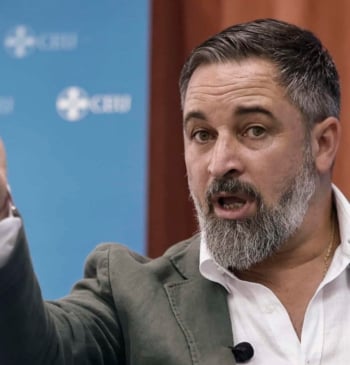 Abascal arremete contra Feijóo por "repartir ministerios" y creer que Sánchez está [...]