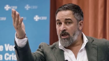 Abascal arremete contra Feijóo por "repartir ministerios" y creer que Sánchez está "acabado": "Lo peor está por llegar"