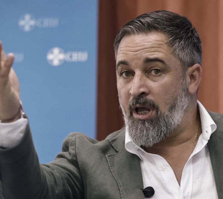 Abascal arremete contra Feijóo por "repartir ministerios" y creer que Sánchez está "acabado": "Lo peor está por llegar"