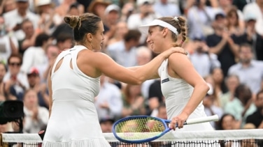 Aryna Sabalenka se impone a Elise Mertens en Wimbledon y avanza a cuartos de final