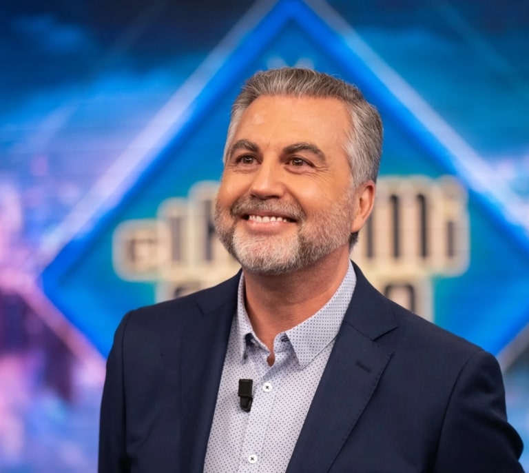 Carlos Alsina se va de vacaciones y saca pecho de su récord de oyentes en Onda Cero