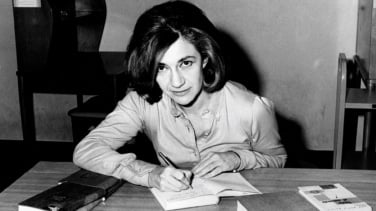 Casada con la literatura, castrada por su marido: Ana María Matute, la escritora a la que separaron de su hijo