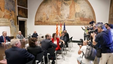 El Gobierno firma con Illa un modelo financiero inconcreto y de difícil aprobación  pero que subleva a Page y Barbón