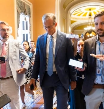 El Senado aprueba la ley ómnibus de Trump gracias al voto de [...]