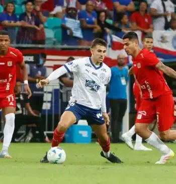 El América colombiano empata 0-0 en su visita al Bahía brasileño en [...]