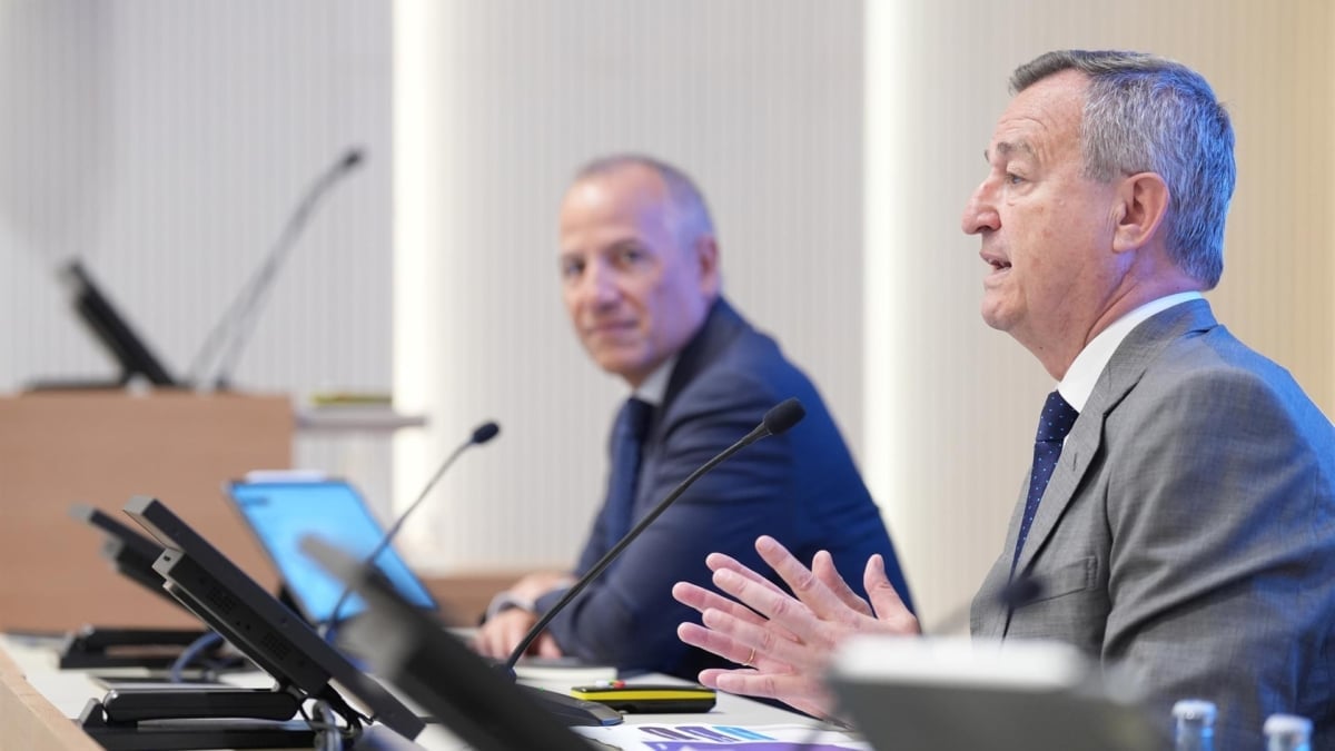 El consejero delegado de Banco Sabadell, César González-Bueno, y el director financiero, Sergio Palavecino.