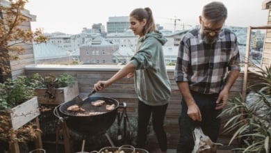 ¿Es legal hacer una barbacoa en la terraza de mi casa?