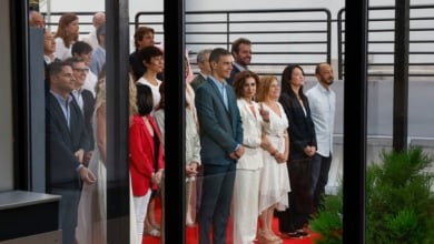 El círculo de Sánchez le pide que escuche más y salga del aislamiento