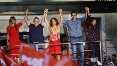El PSOE recorta a Santos Cerdán y Begoña Gómez del vídeo rememorando el 23J