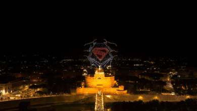 Cuándo y donde ver el espectáculo de drones que iluminará Madrid por el estreno de 'Superman'