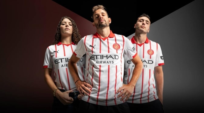 El Girona presenta su nueva camiseta con el regreso de las franjas rojiblancas