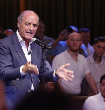 Camps reta a Mazón y anuncia que optará a presidir el PP [...]