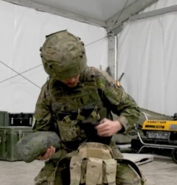 ¿Qué lleva en la mochila un soldado de infantería español?