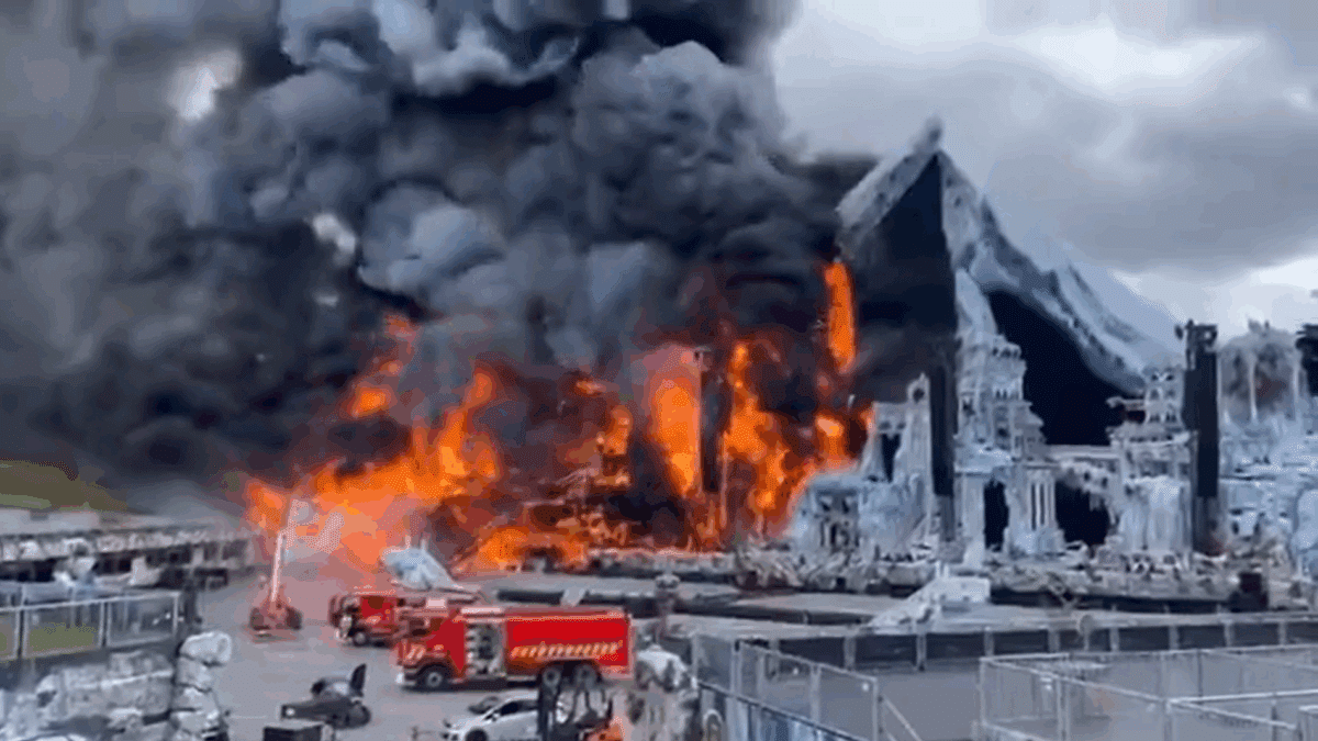 El escenario de Tomorrowland se quema en un brutal incendio a dos días del inicio del festival