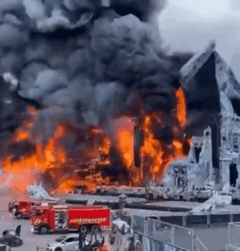 El escenario de Tomorrowland se quema en un brutal incendio a dos [...]
