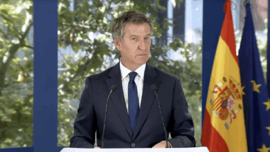 Feijóo acusa a Sánchez de "tapar abusos" y "convivir con prostíbulos": "Sanchismo es machismo"