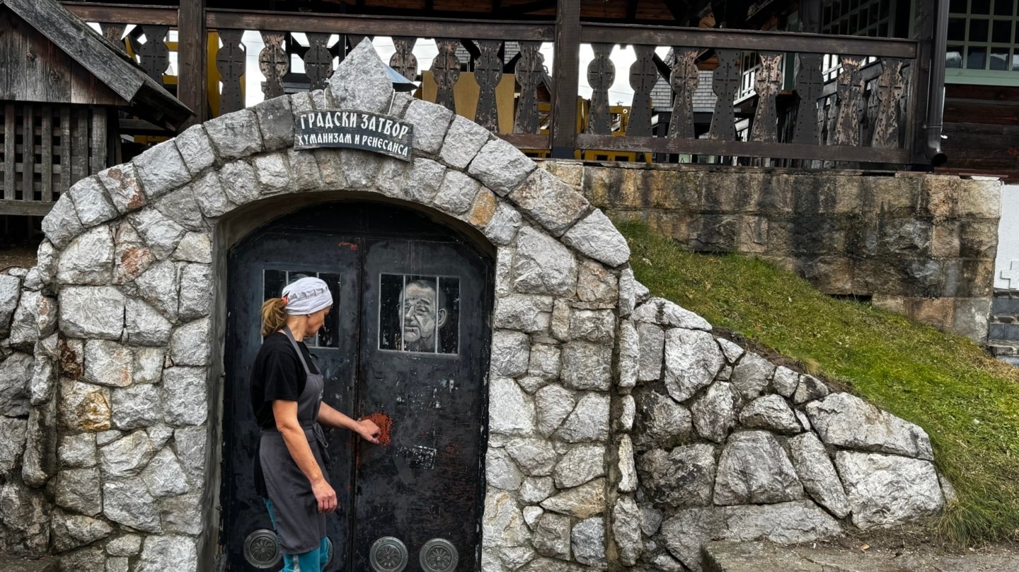 La aldea de Serbia donde Javier Solana lleva años entre rejas
