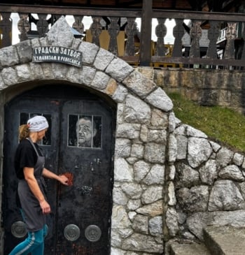 La aldea de Serbia donde Javier Solana lleva años entre rejas