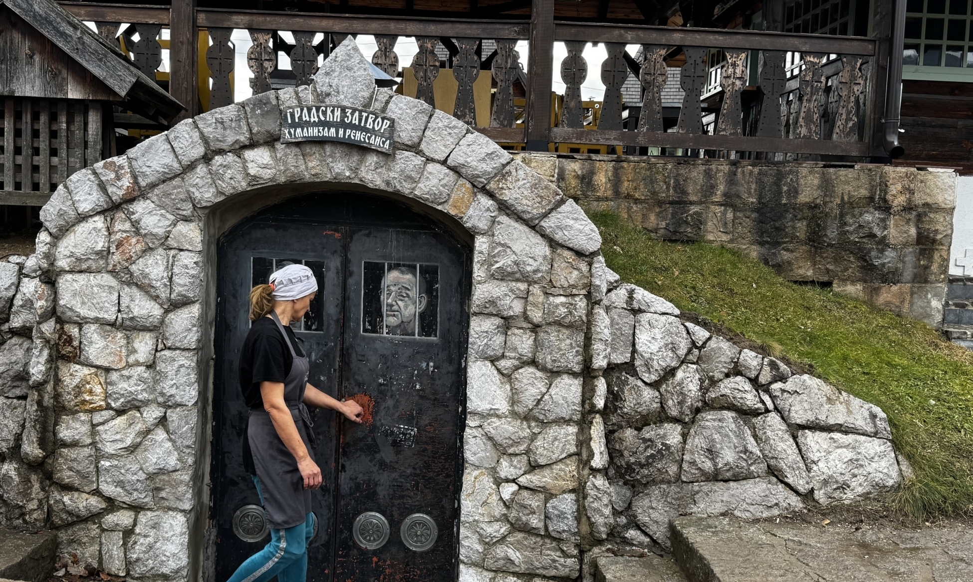 La aldea de Serbia donde Javier Solana lleva años entre rejas