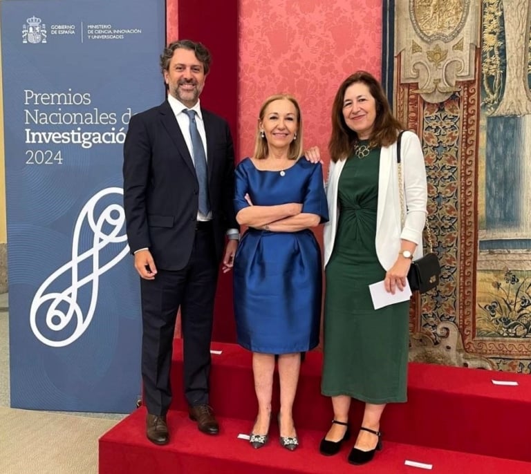 Carmen Ayuso recibe el Premio Nacional de Investigación en el área de Medicina y Ciencias de la Salud
