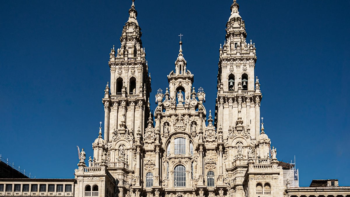 Imagen frontal de la catedral de Santiago de Compostela