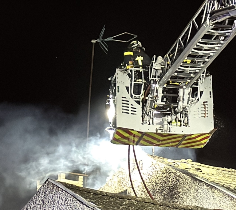 Incendio en un chalet de Pozuelo: nueve personas salen ilesas