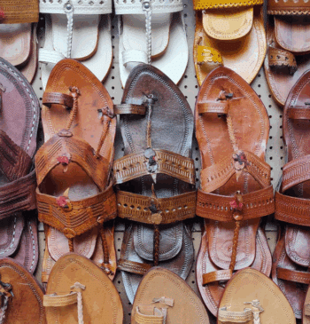 Sandalias de ocho a 800 euros: los artesanos indios acusan a Prada [...]