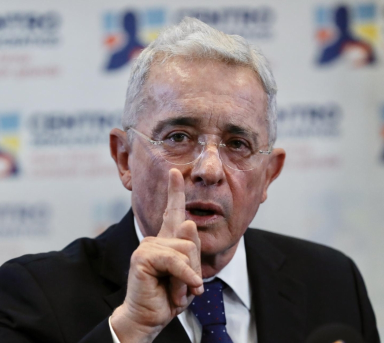 Terremoto político en Colombia: condenado el expresidente Álvaro Uribe por soborno y fraude procesal