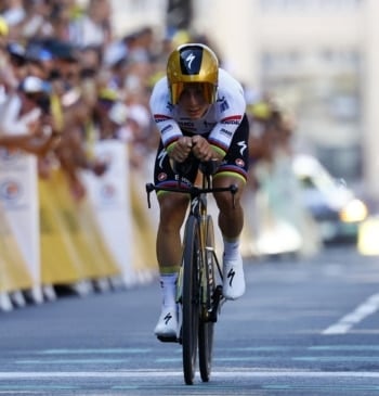 Remco Evenepoel deslumbra con su épica victoria en la 5ª etapa del [...]