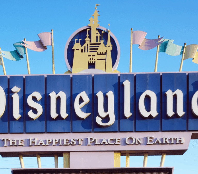 El 'domingo negro' de Disneyland: caos, disfraces terroríficos y zapatos pegados al suelo