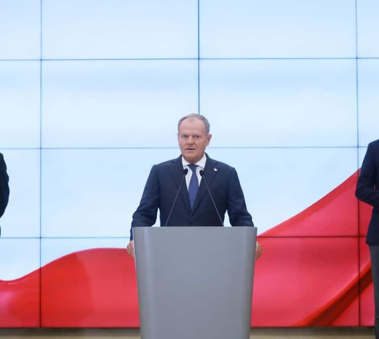 El primer ministro polaco rearma su gobierno para la lucha "contra el enemigo interno y externo"