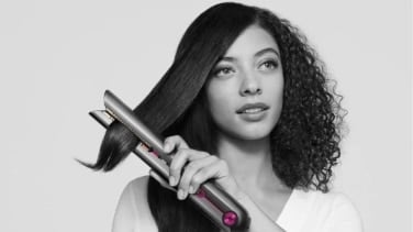 La plancha de pelo Dyson Corrale combina control inteligente y placas flexibles para proteger el cabello