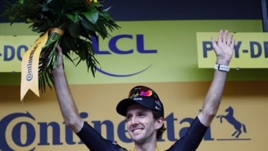 Simon Yates triunfa en la 10ª etapa de montaña del Tour de Francia 2025