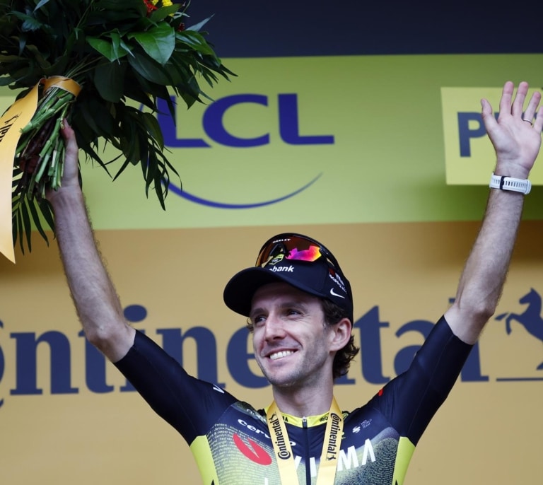 Simon Yates triunfa en la 10ª etapa de montaña del Tour de Francia 2025