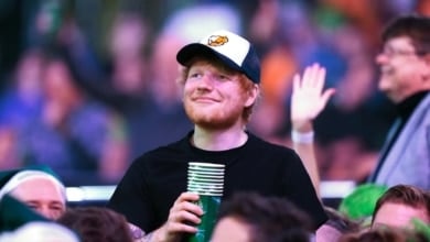 Ed Sheeran es criticado por la exposición de sus pinturas en Londres: "es una estafa sutil"