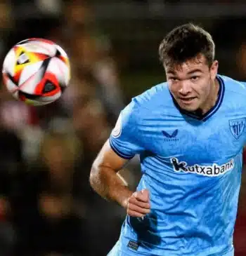 Unai Egiluz renueva con el Athletic Club hasta 2028 como cuarto central