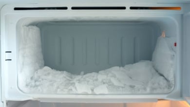 Cómo evitar que se acumule la escarcha en el congelador si te vas de vacaciones