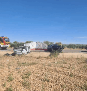 Cinco muertos y cuatro heridos tras chocar un coche y una furgoneta [...]