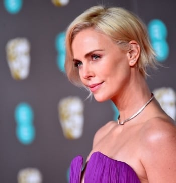Charlize Theron recuerda su experiencia sexual con un chico de 26 años: [...]