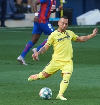 Santi Cazorla seguirá en el Oviedo en Primera División tras confirmar su [...]