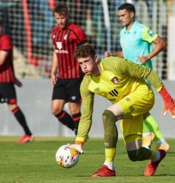 Mark Travers, procedente del Bournemouth, defenderá la portería del Everton