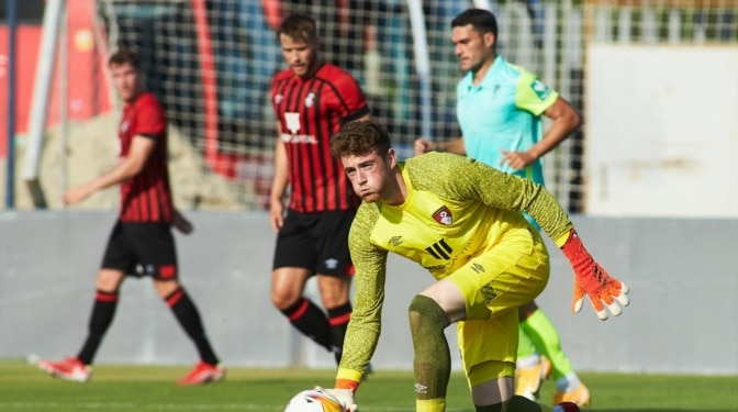 Mark Travers, procedente del Bournemouth, defenderá la portería del Everton