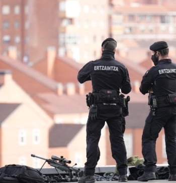 Heridos cuatro ertzainas en Ordizia tras ser agredidos por varias personas